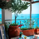 Bed and breakfast Breathtaking With Sea View In The Heart Of Positano