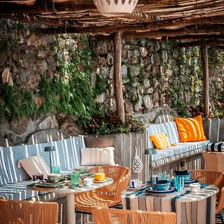 Breathtaking In Heart Of With Stunning Sea Views Positano