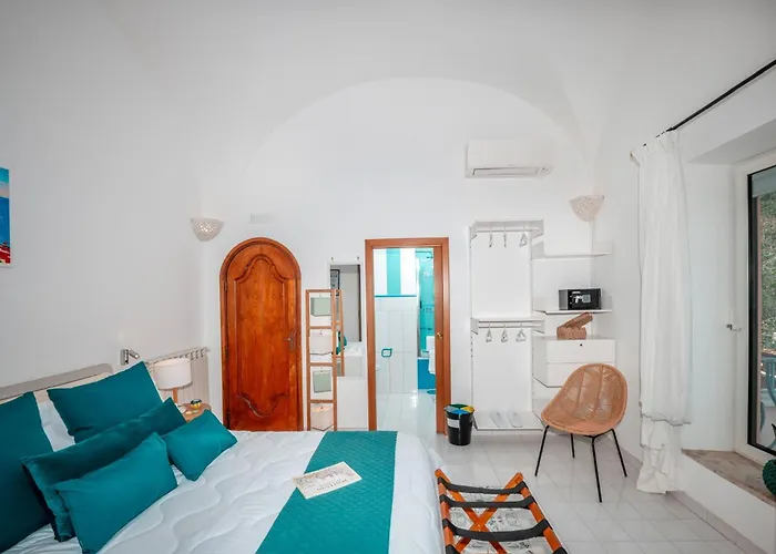 Panzió Breathtaking With Sea View In The Heart Of 3*