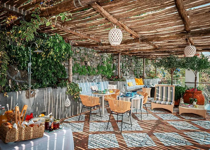 Breathtaking With Sea View In The Heart Of Positano